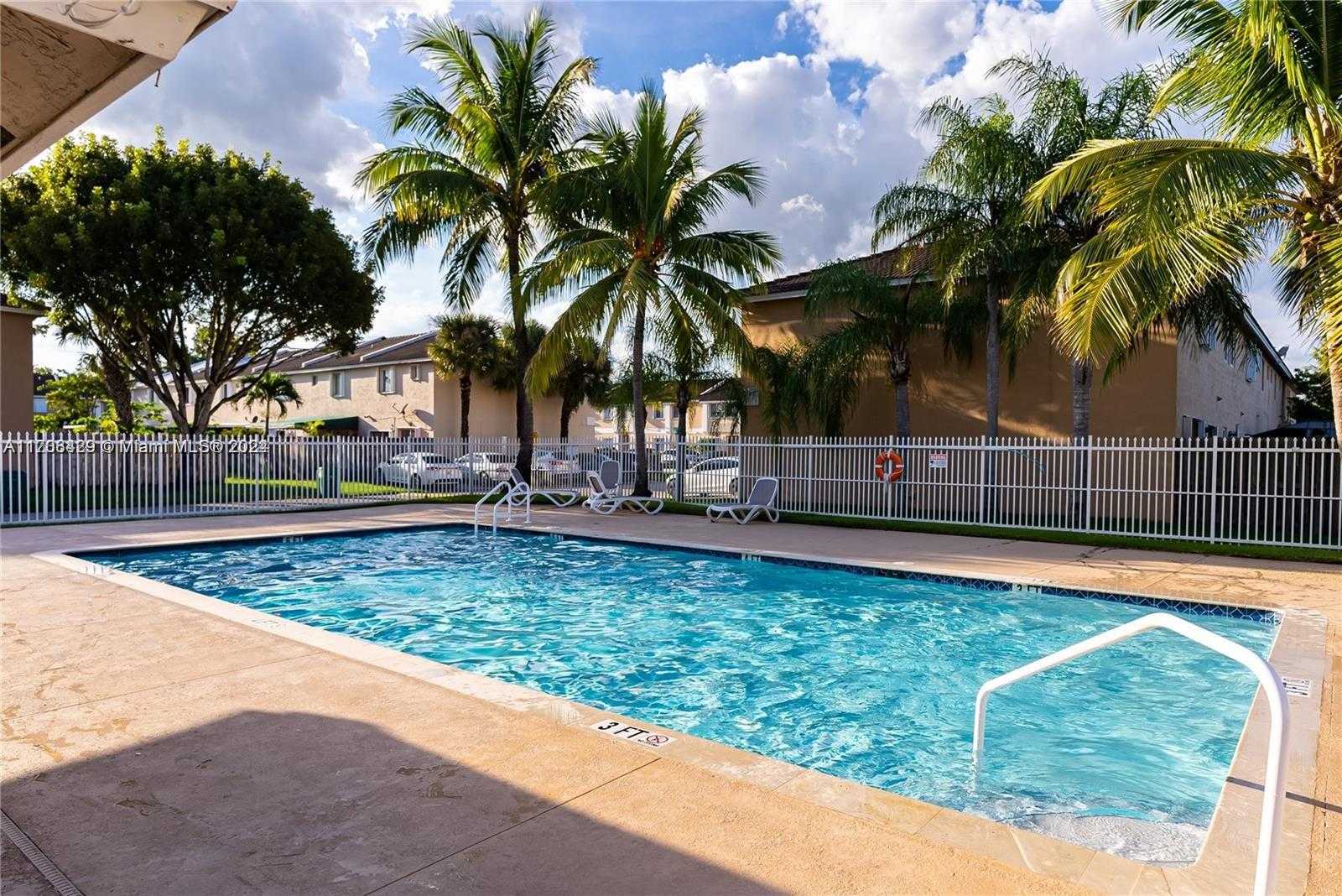 Small Image of 17921 SOUTH WEST 140TH CT #17921, Miami Number 20