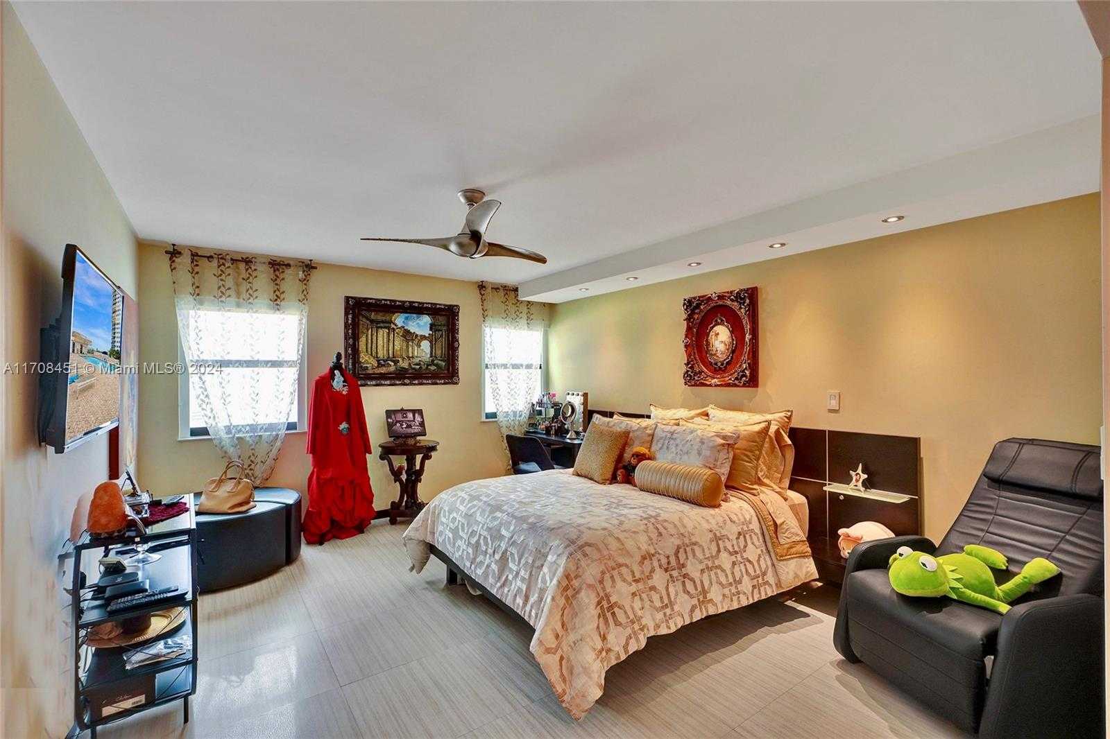 Small Image of 1201 SOUTH OCEAN DR #1806N, Hollywood Number 32