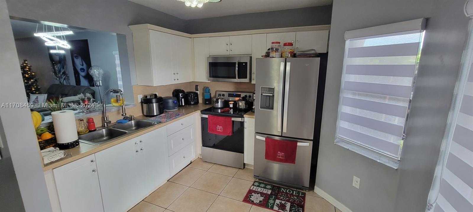 Small Image of 7205 NORTH WEST 173RD DR #601-6, Hialeah Number 4