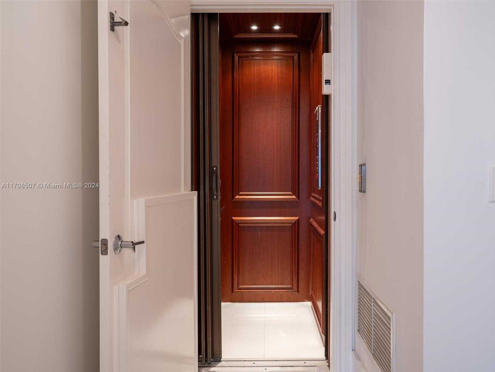 Small Image of 3501 NORTH OCEAN DR #PH4, Hollywood Number 35