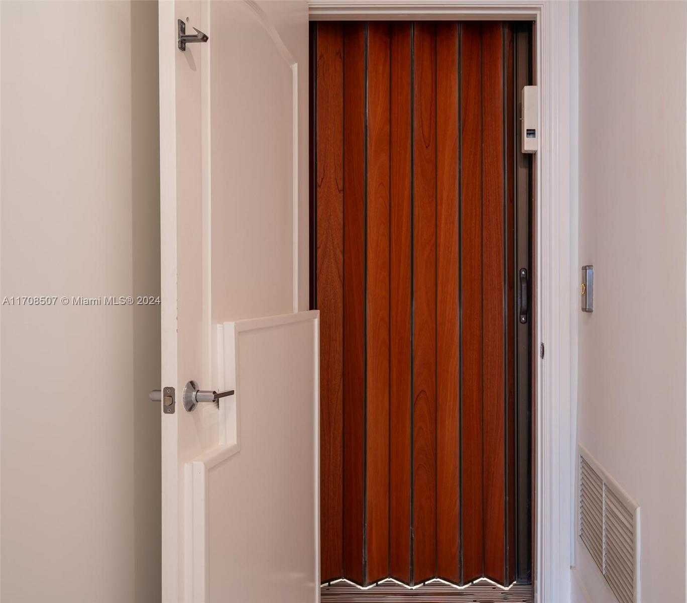 Small Image of 3501 NORTH OCEAN DR #PH4, Hollywood Number 36