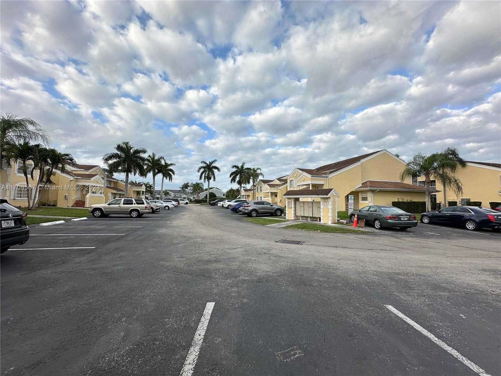 Small Image of 2271 SOUTH EAST 27TH DR #104-F, Homestead Number 2