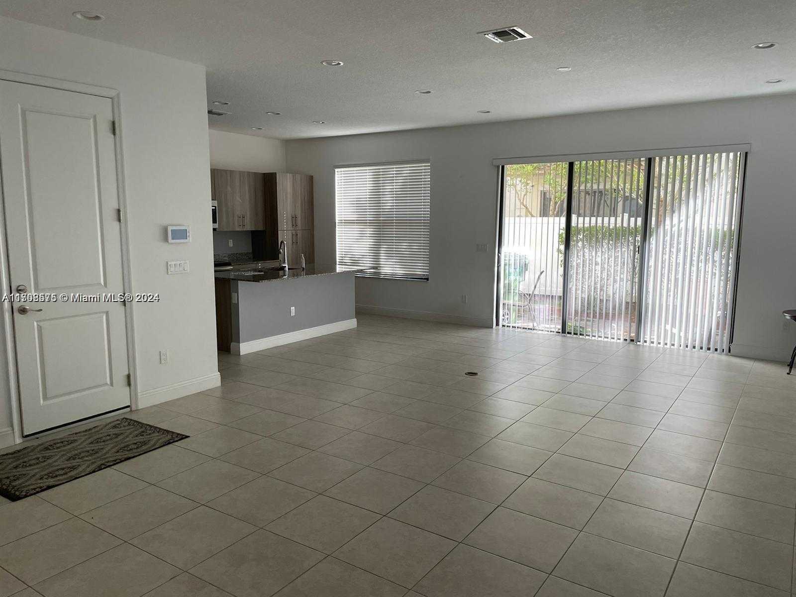 Small Image of 20962 NORTH WEST 1ST DR #20962, Pembroke Pines Number 6