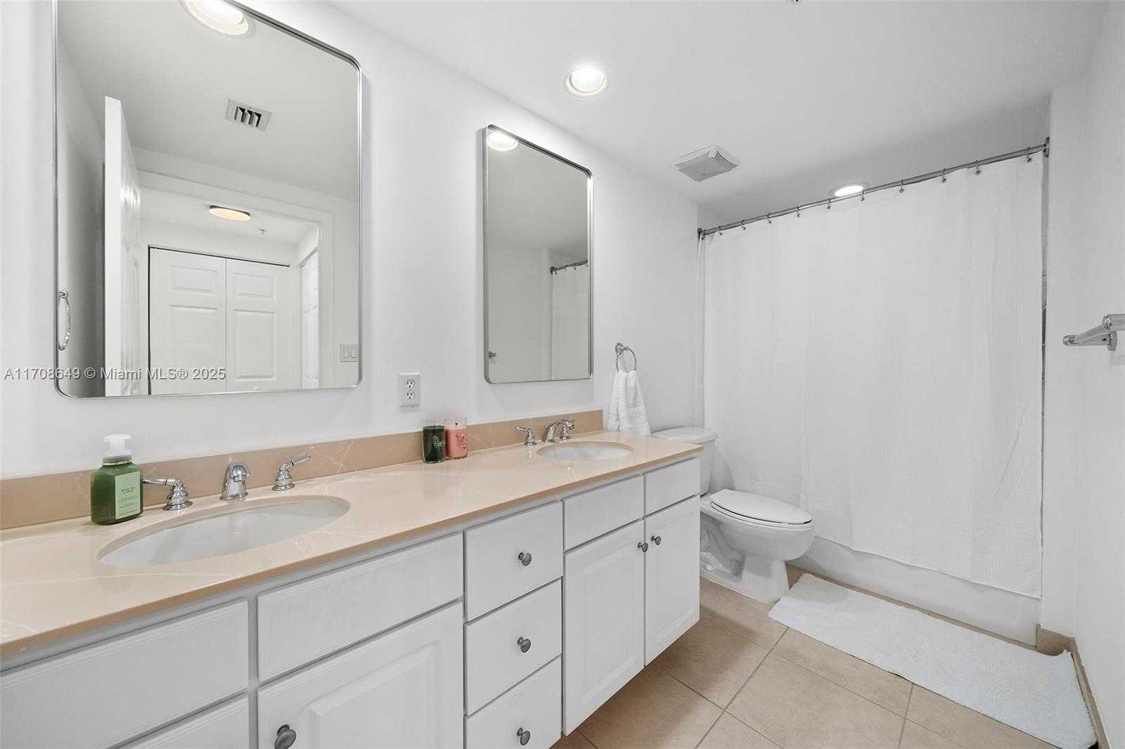 Small Image of 2000 NORTH BAYSHORE DR #1502, Miami Number 19
