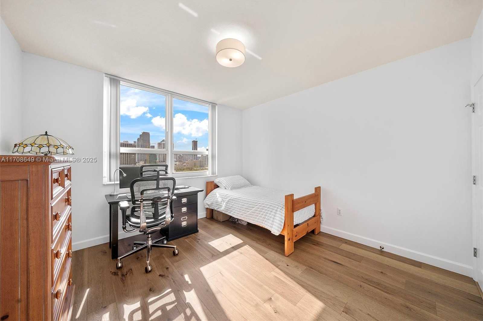 Small Image of 2000 NORTH BAYSHORE DR #1502, Miami Number 21