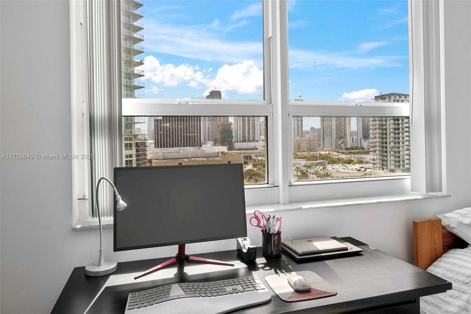 Small Image of 2000 NORTH BAYSHORE DR #1502, Miami Number 22