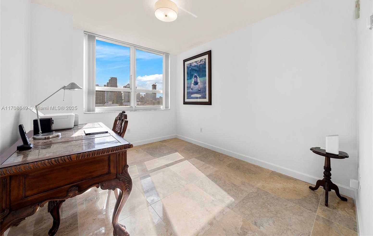 Small Image of 2000 NORTH BAYSHORE DR #1502, Miami Number 25