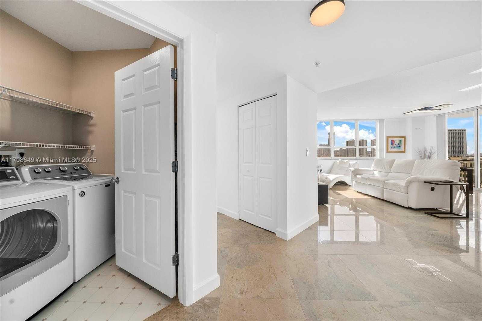 Small Image of 2000 NORTH BAYSHORE DR #1502, Miami Number 27