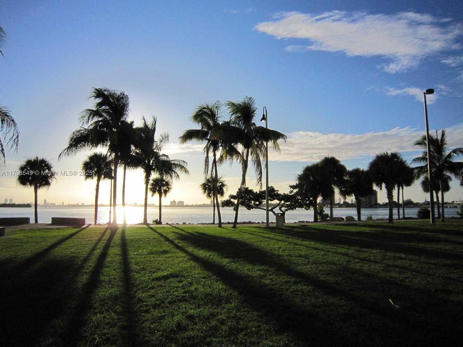 Small Image of 2000 NORTH BAYSHORE DR #1502, Miami Number 29