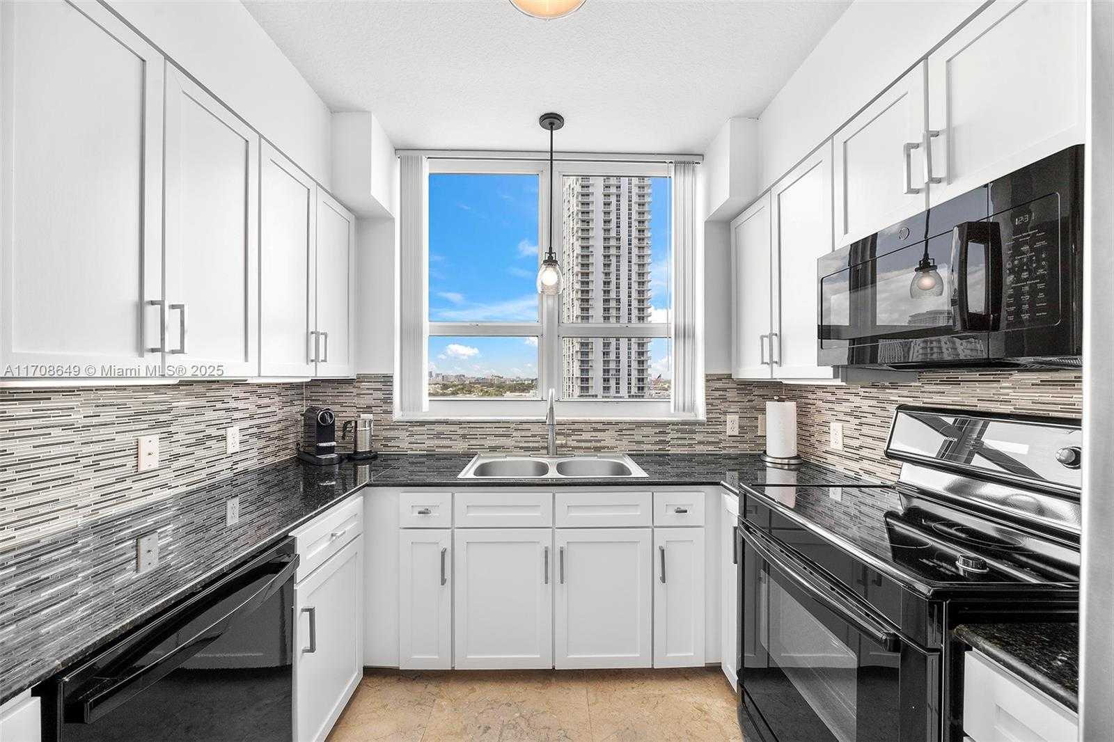 Small Image of 2000 NORTH BAYSHORE DR #1502, Miami Number 3