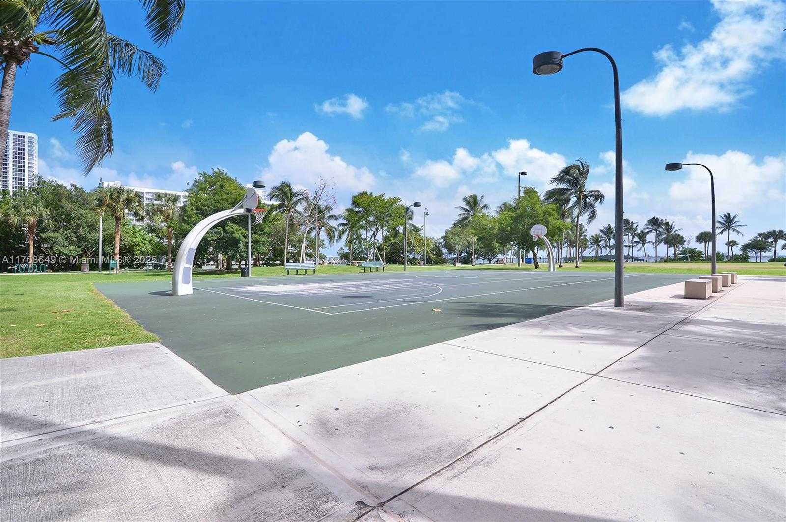 Small Image of 2000 NORTH BAYSHORE DR #1502, Miami Number 40
