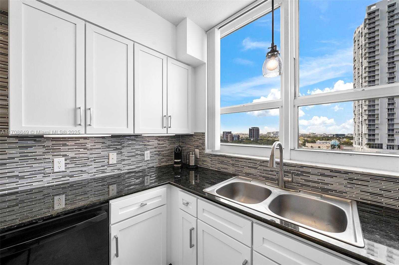 Small Image of 2000 NORTH BAYSHORE DR #1502, Miami Number 5