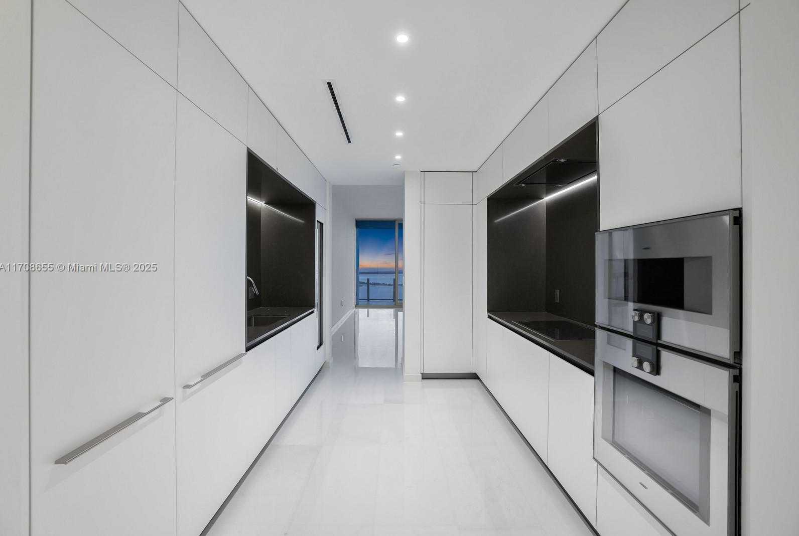 Small Image of 300 BISCAYNE BLVD WAY #4703, Miami Number 12