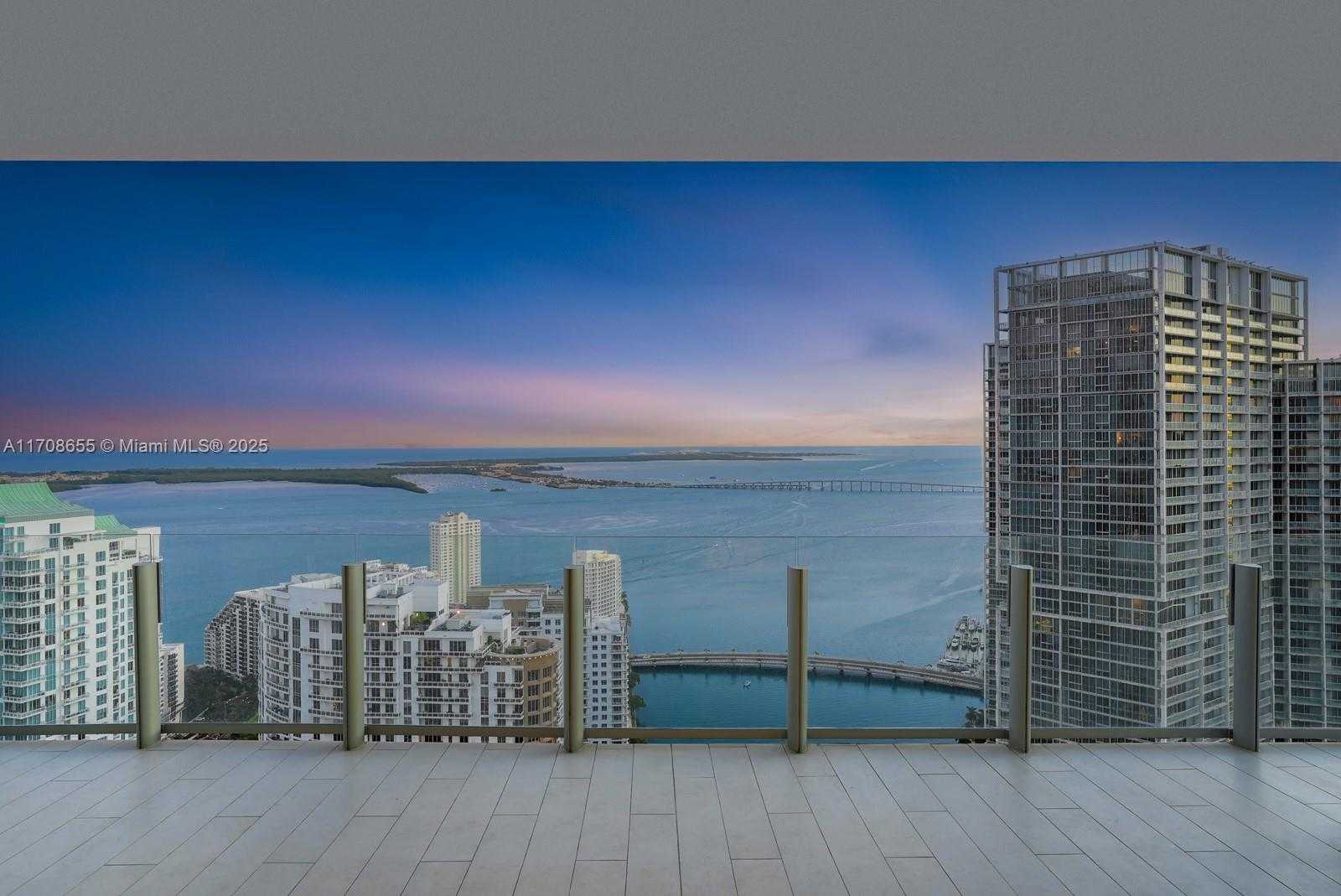 Small Image of 300 BISCAYNE BLVD WAY #4703, Miami Number 2