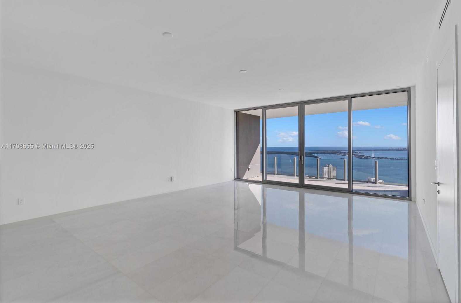 Small Image of 300 BISCAYNE BLVD WAY #4703, Miami Number 20