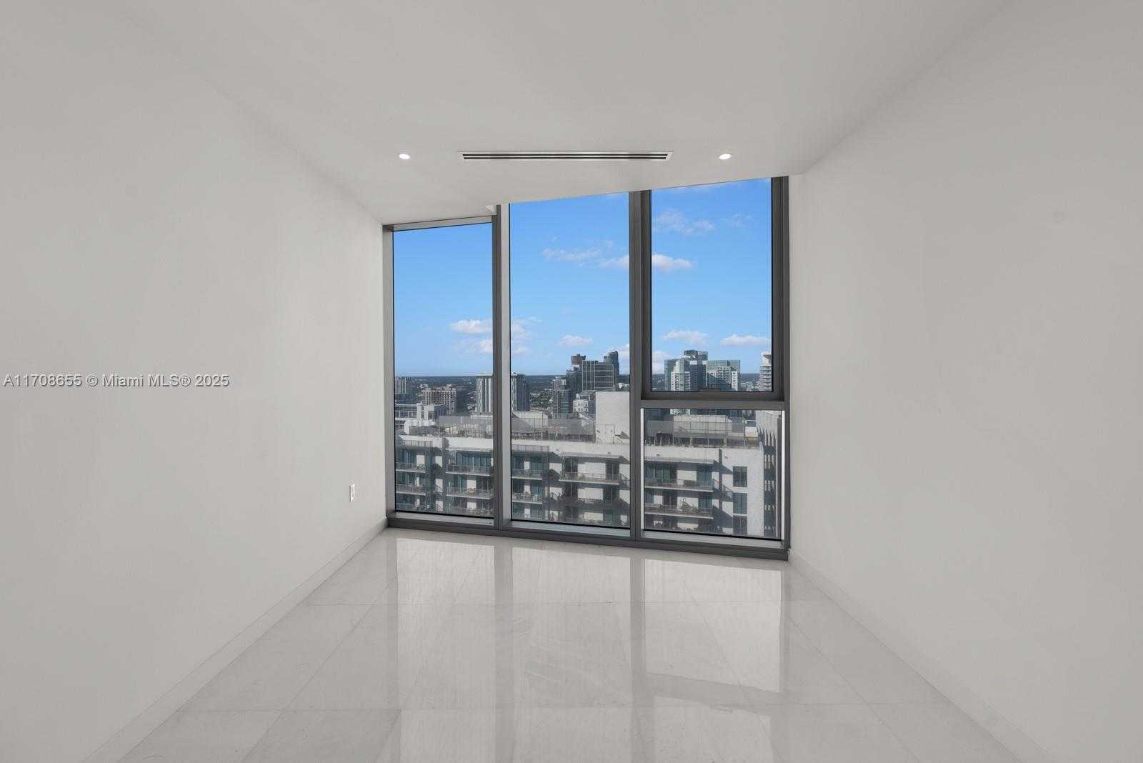 Small Image of 300 BISCAYNE BLVD WAY #4703, Miami Number 23