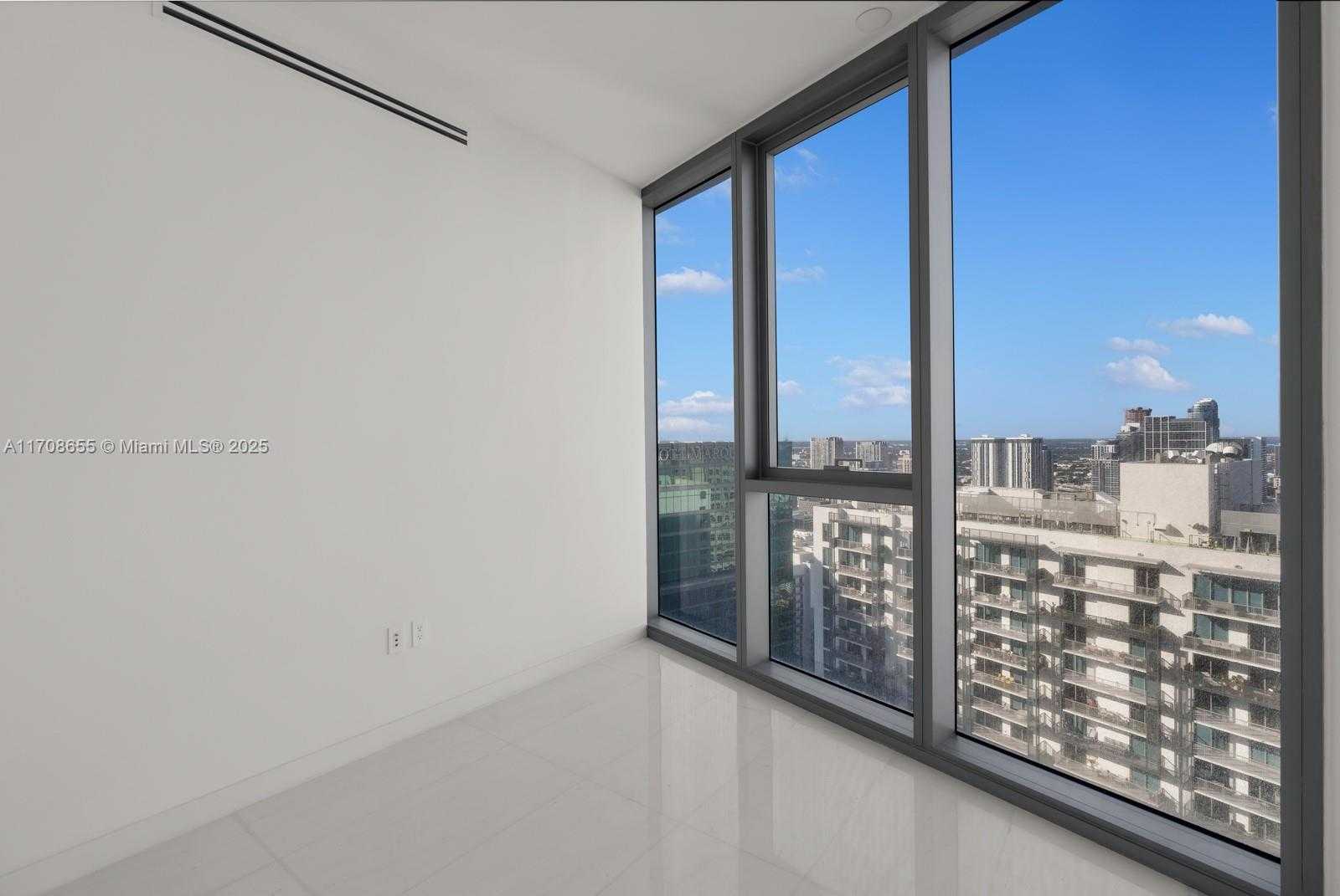 Small Image of 300 BISCAYNE BLVD WAY #4703, Miami Number 25