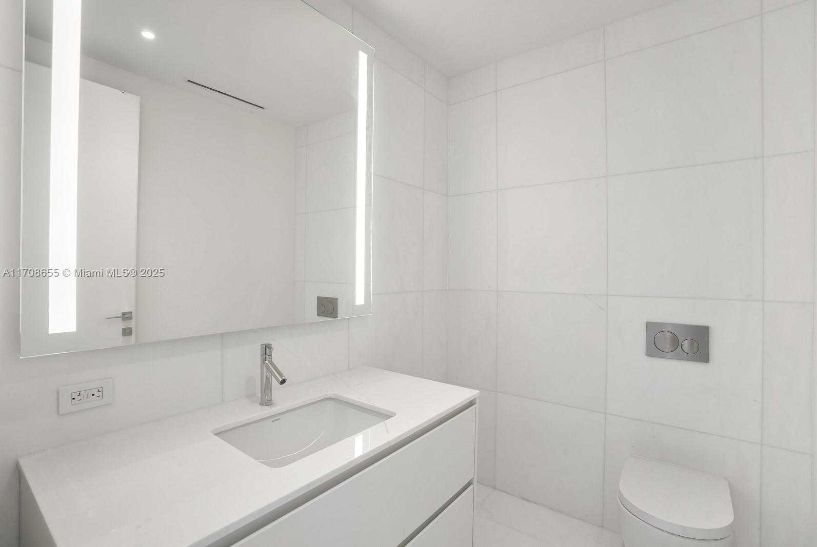 Small Image of 300 BISCAYNE BLVD WAY #4703, Miami Number 27