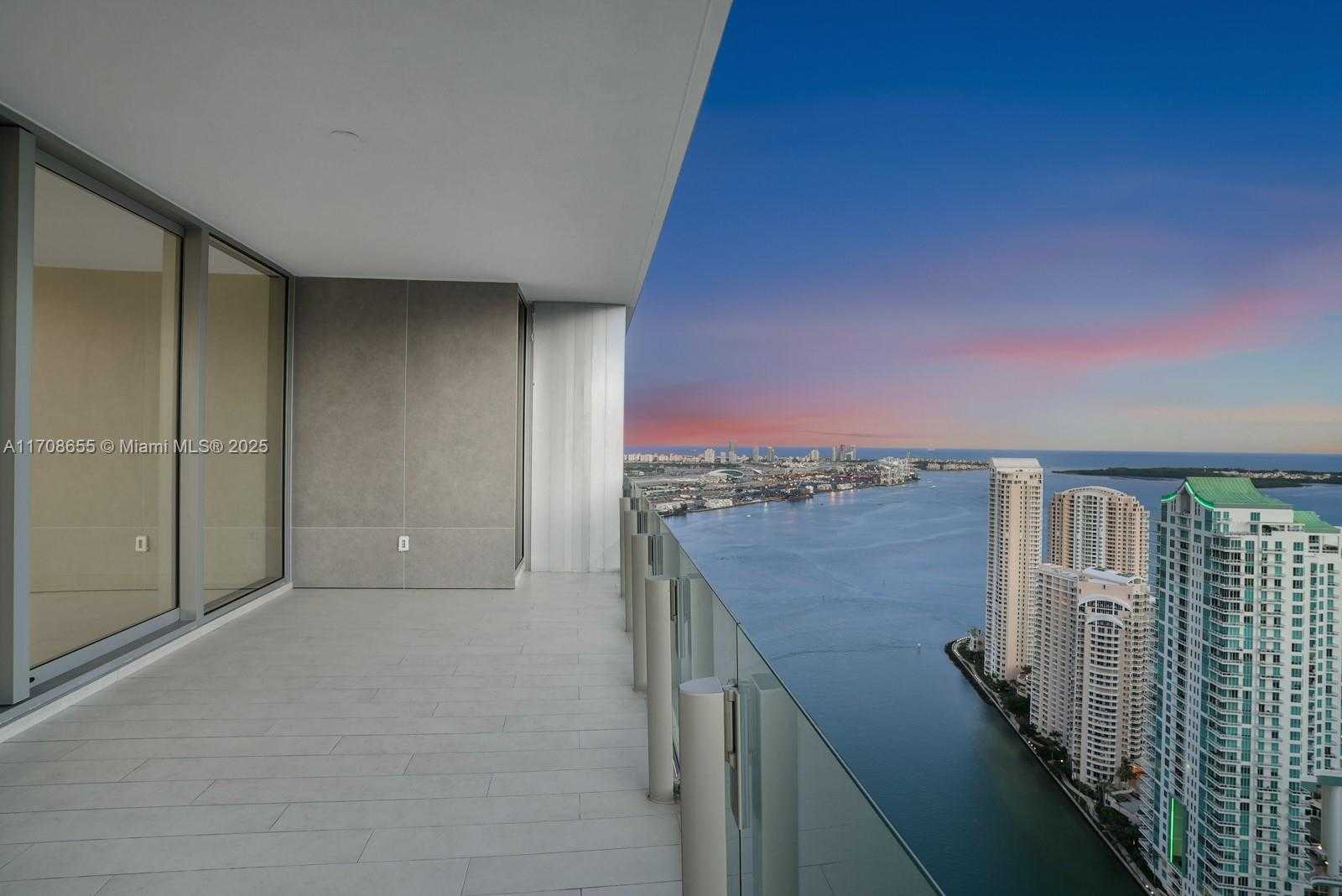 Small Image of 300 BISCAYNE BLVD WAY #4703, Miami Number 3
