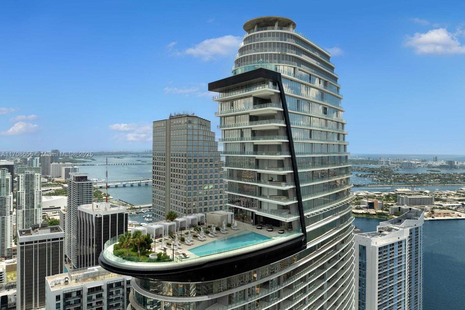 Small Image of 300 BISCAYNE BLVD WAY #4703, Miami Number 31