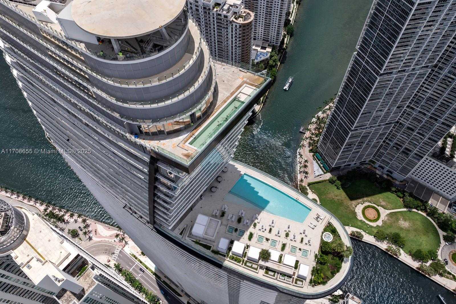 Small Image of 300 BISCAYNE BLVD WAY #4703, Miami Number 33