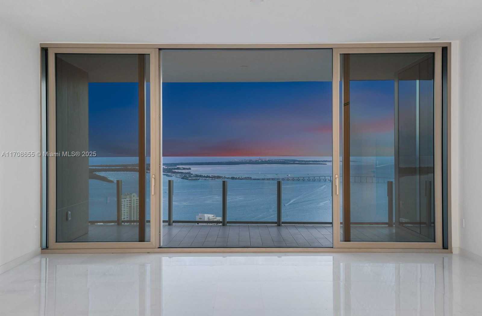 Small Image of 300 BISCAYNE BLVD WAY #4703, Miami Number 4