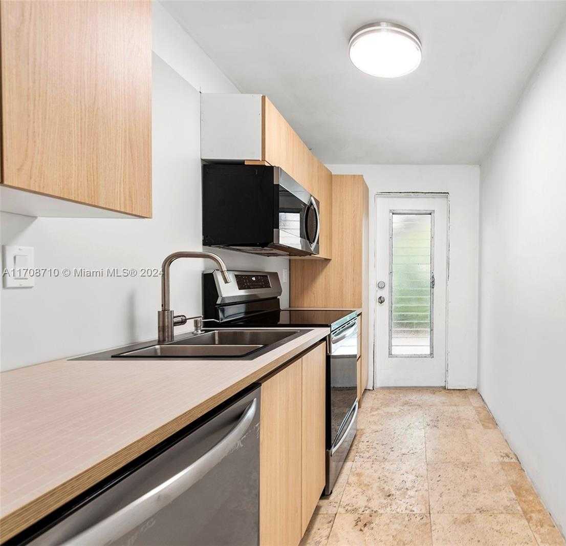 Small Image of 1155 103RD ST #7A, Bay Harbor Islands Number 4
