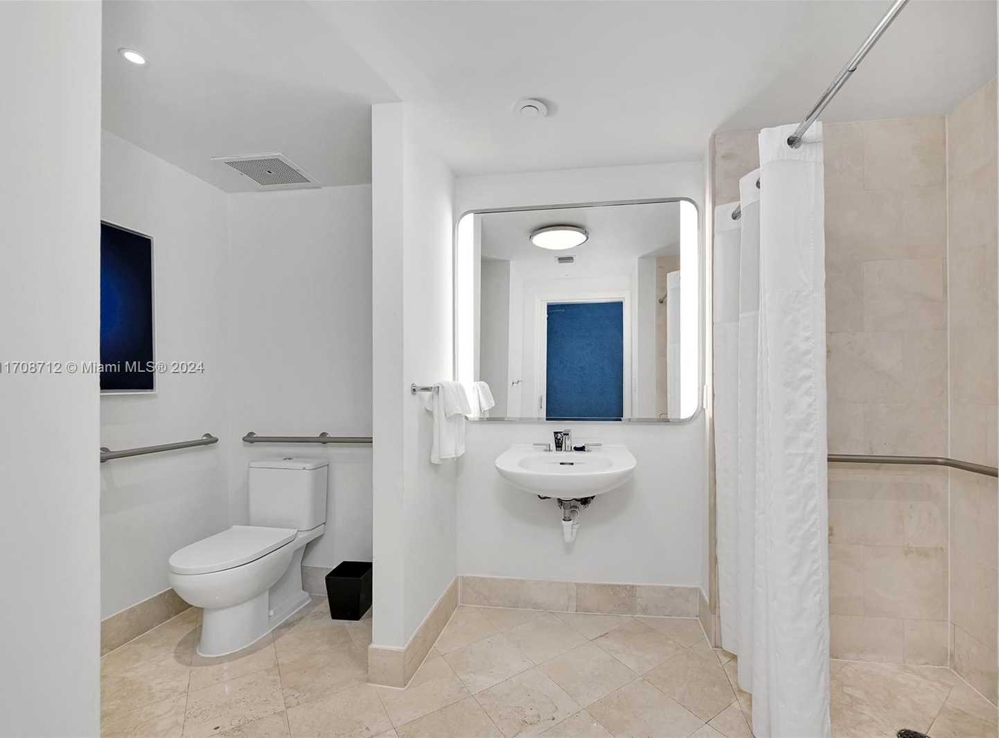 Small Image of 4401 Collins Ave, Miami Beach, FL 33140, USA Number 14