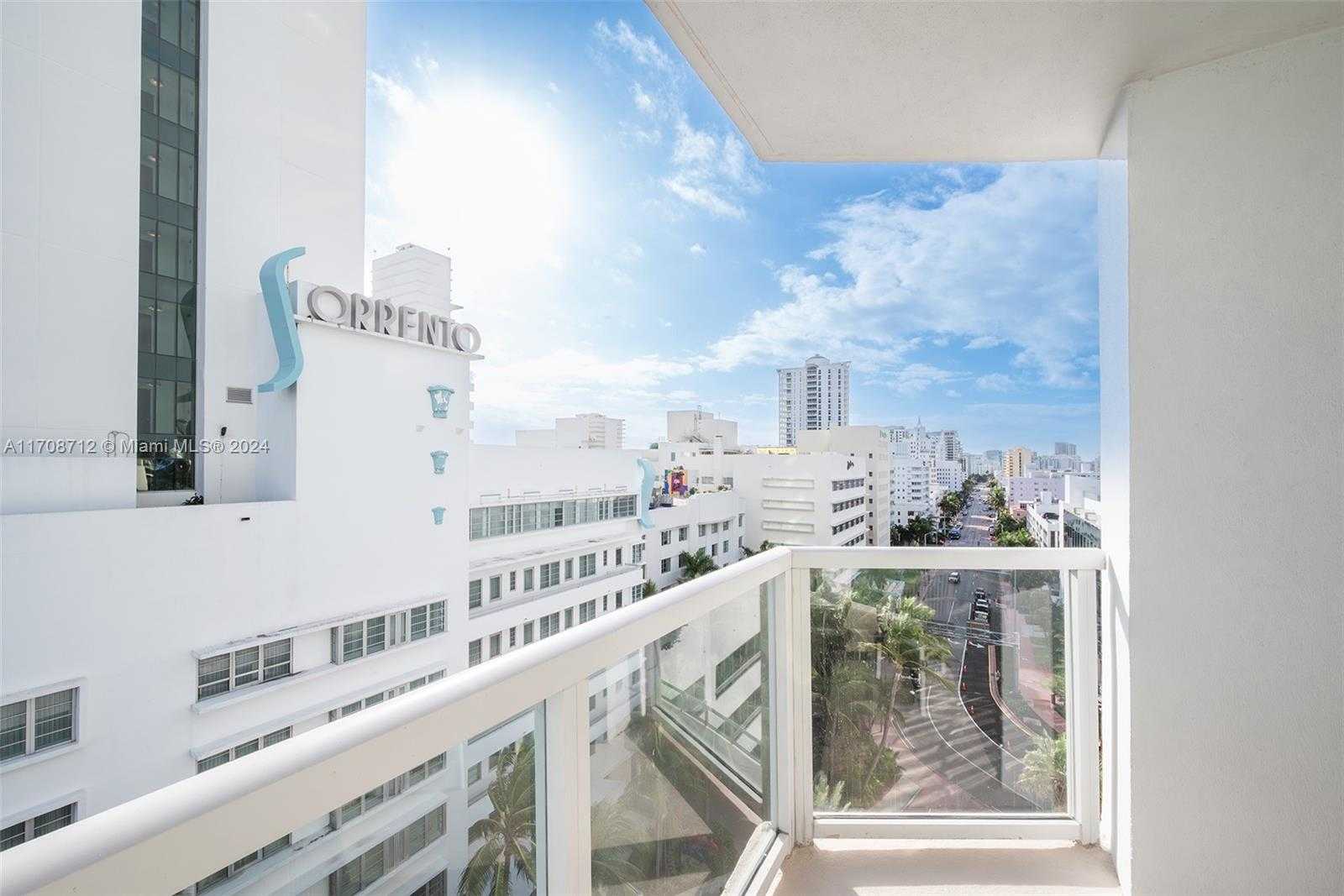 Small Image of 4401 Collins Ave, Miami Beach, FL 33140, USA Number 21