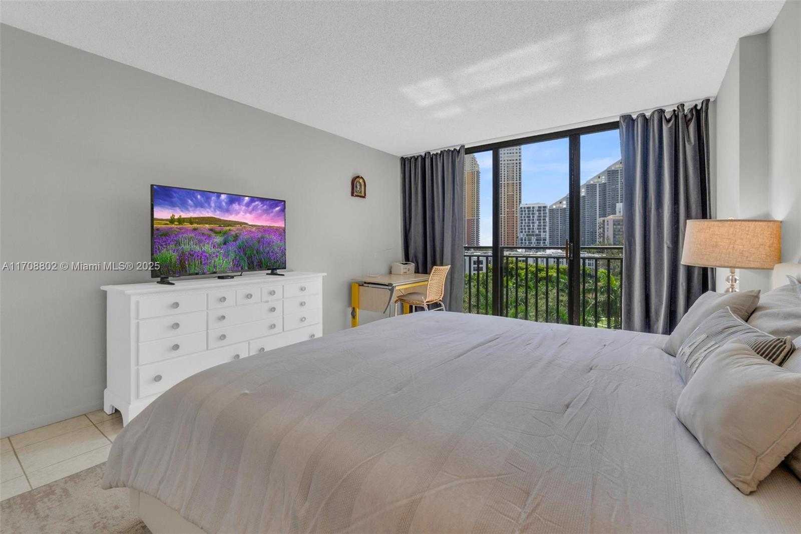 Small Image of 17720 NORTH BAY ROAD #802, Sunny Isles Beach Number 19