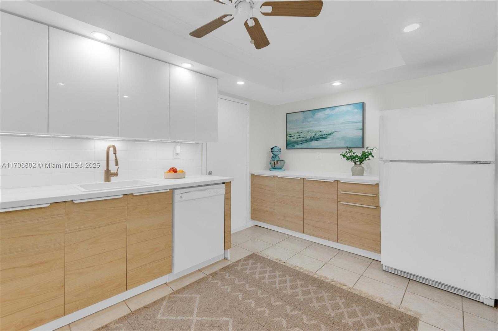 Small Image of 17720 NORTH BAY ROAD #802, Sunny Isles Beach Number 2