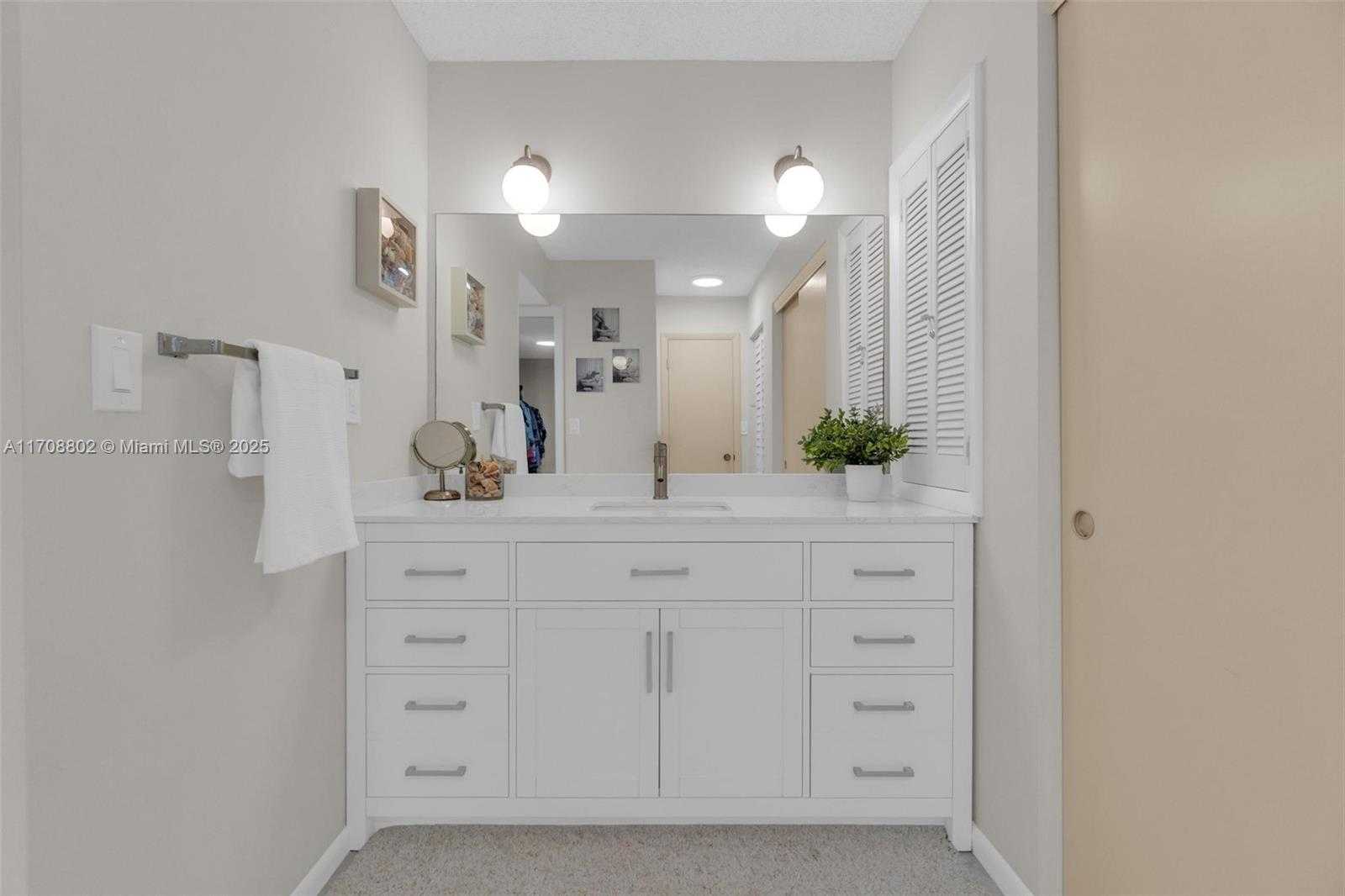 Small Image of 17720 NORTH BAY ROAD #802, Sunny Isles Beach Number 24