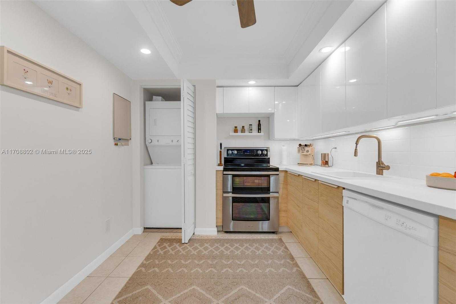 Small Image of 17720 NORTH BAY ROAD #802, Sunny Isles Beach Number 5