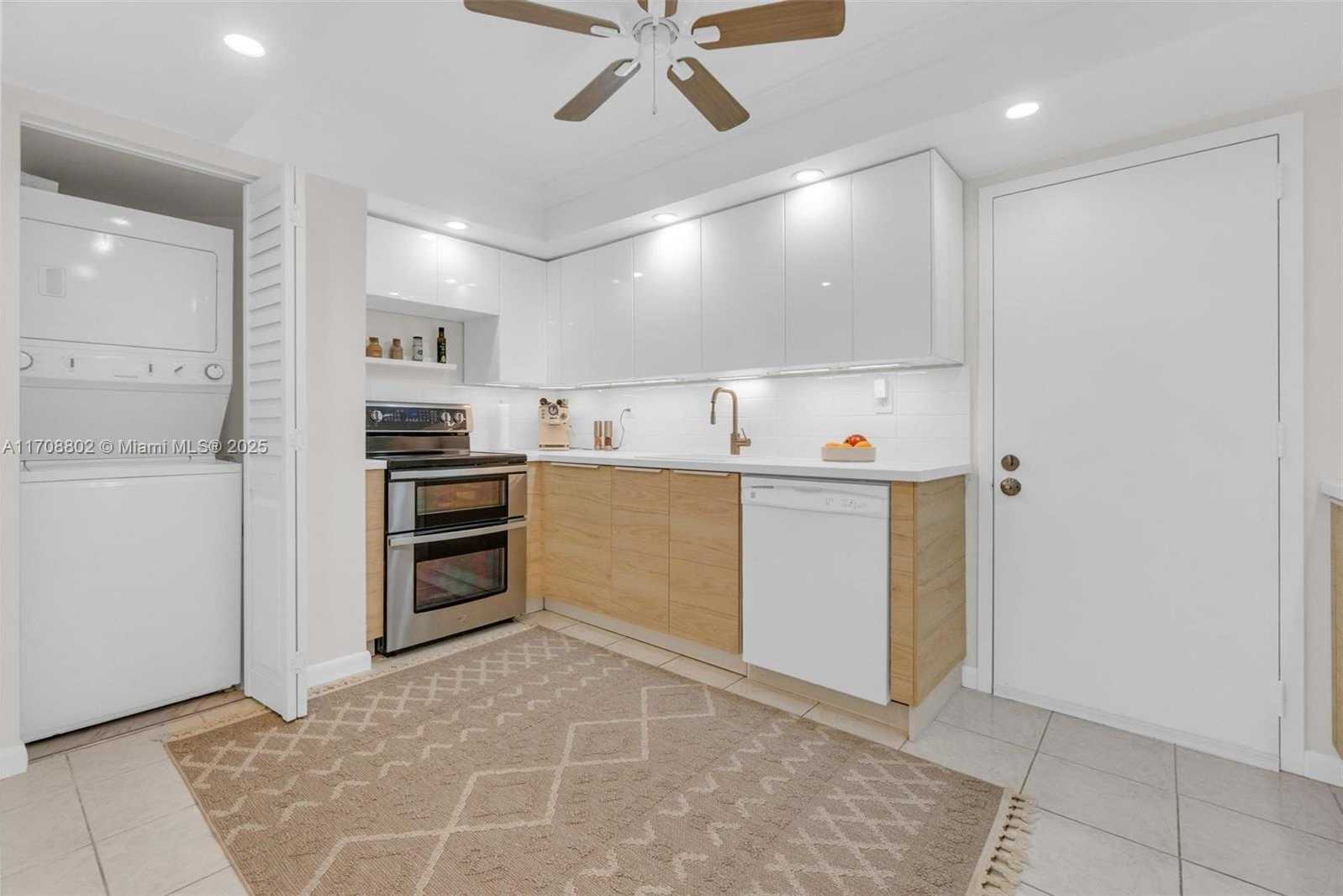 Small Image of 17720 NORTH BAY ROAD #802, Sunny Isles Beach Number 7