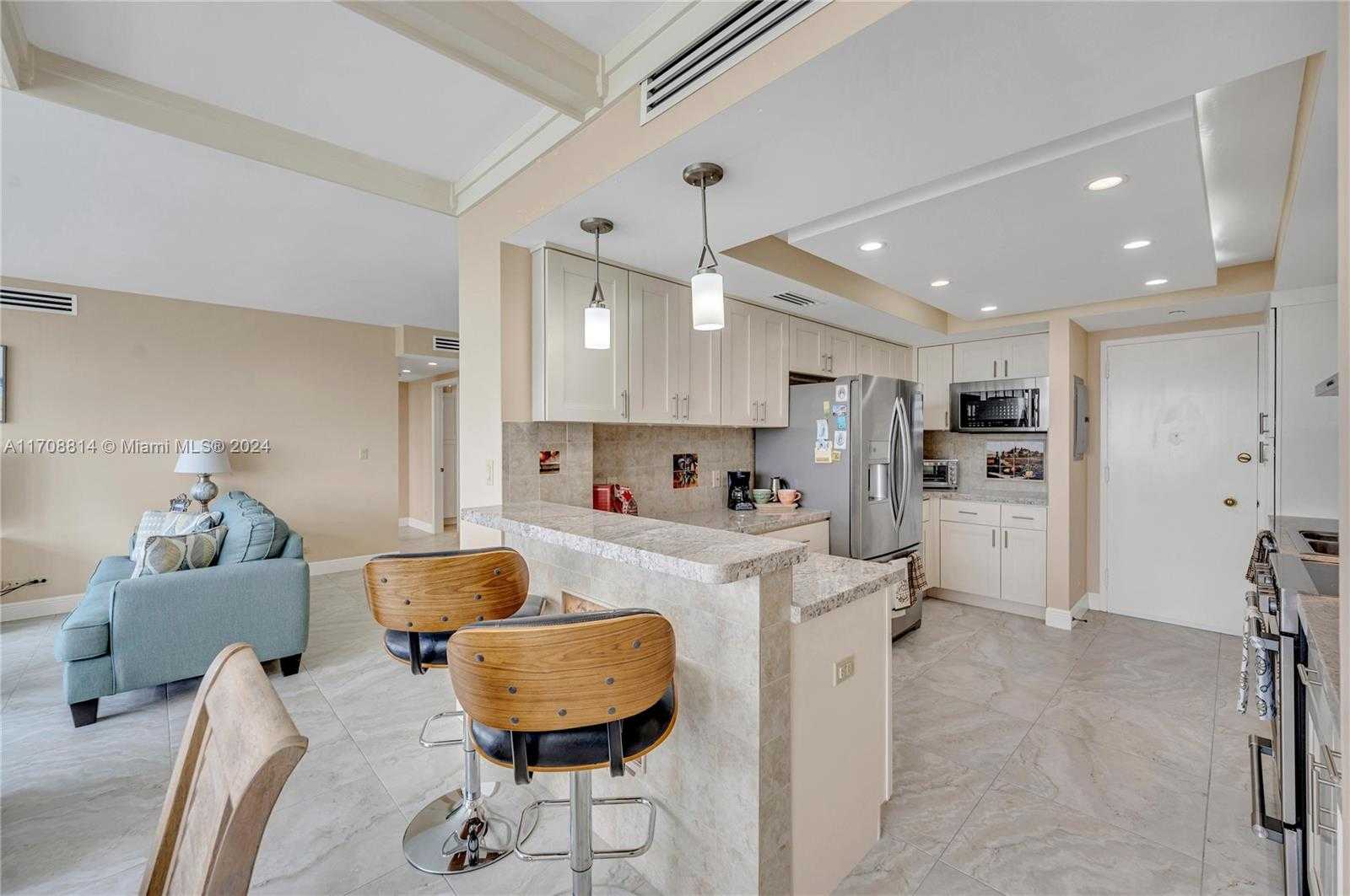 Small Image of 5055 COLLINS AVE #14M, Miami Beach Number 10