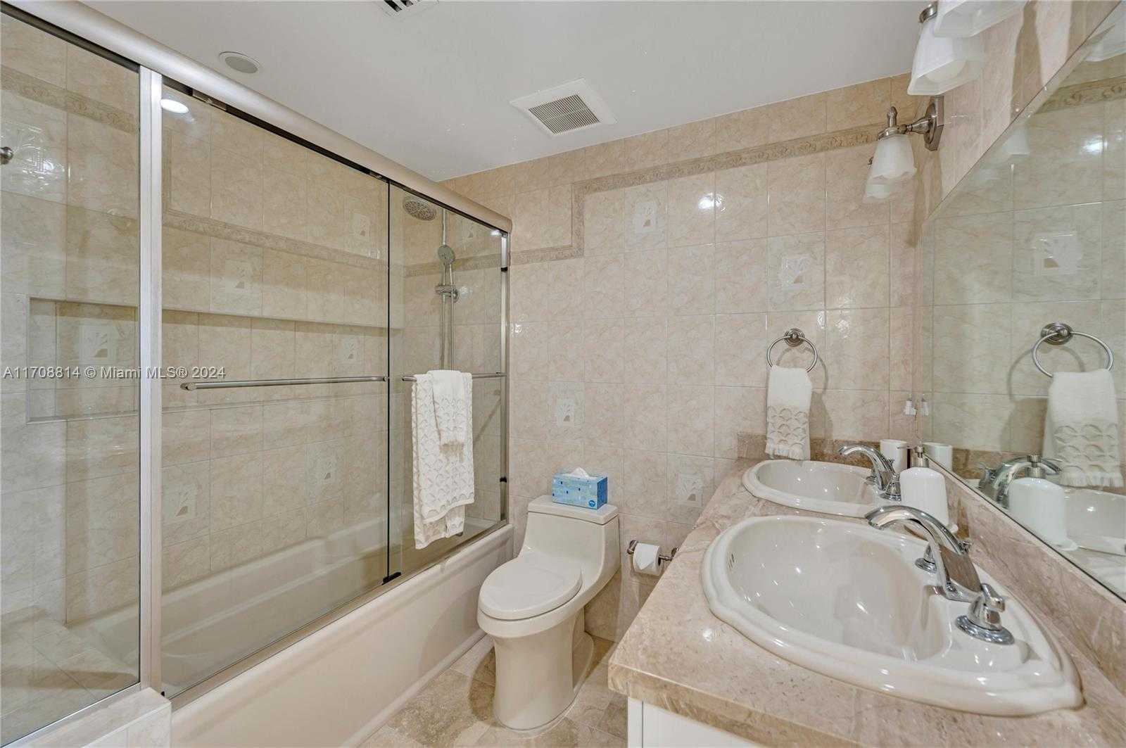 Small Image of 5055 COLLINS AVE #14M, Miami Beach Number 24