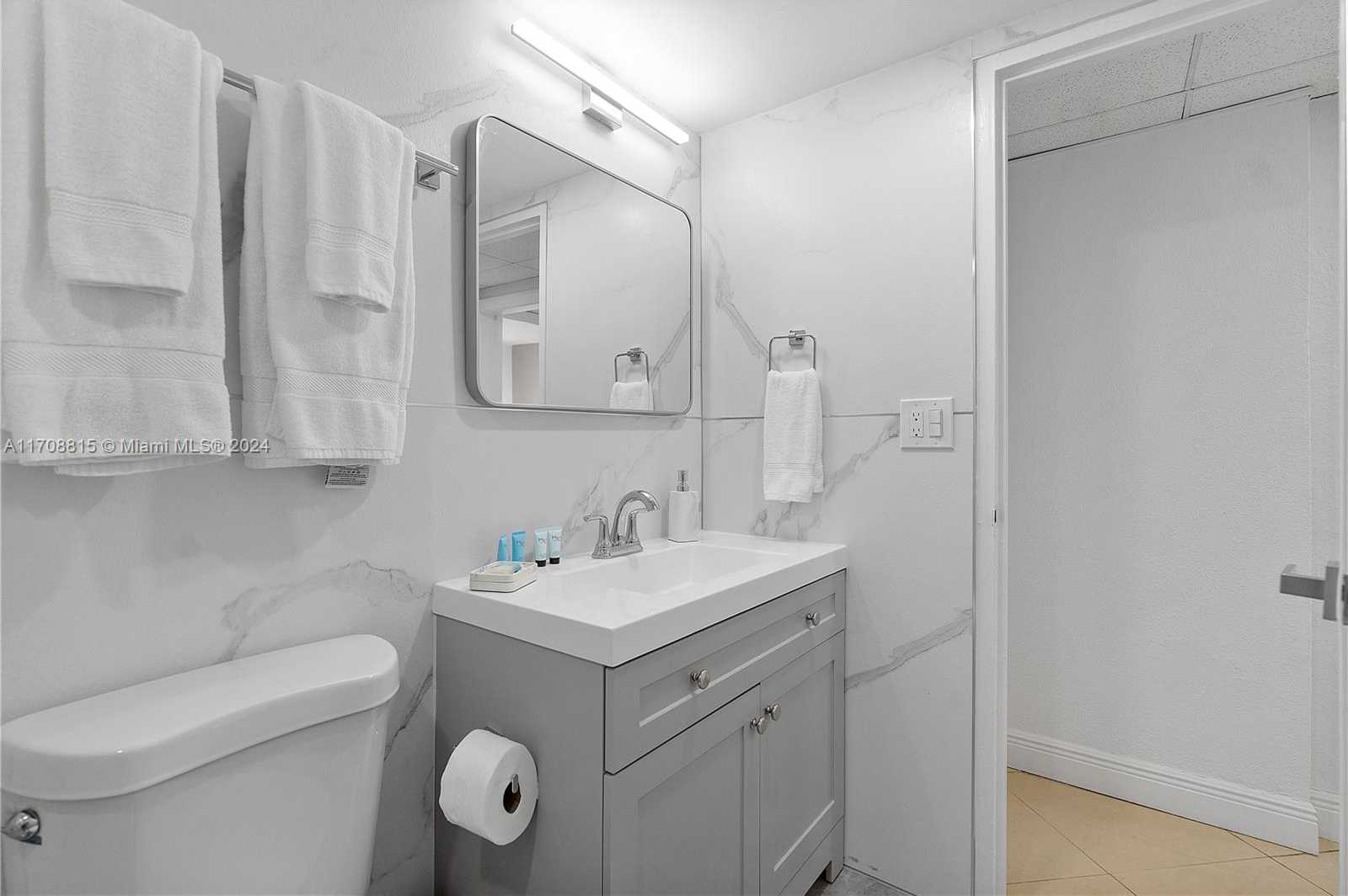 Small Image of 3901 SOUTH OCEAN DR #15N, Hollywood Number 32