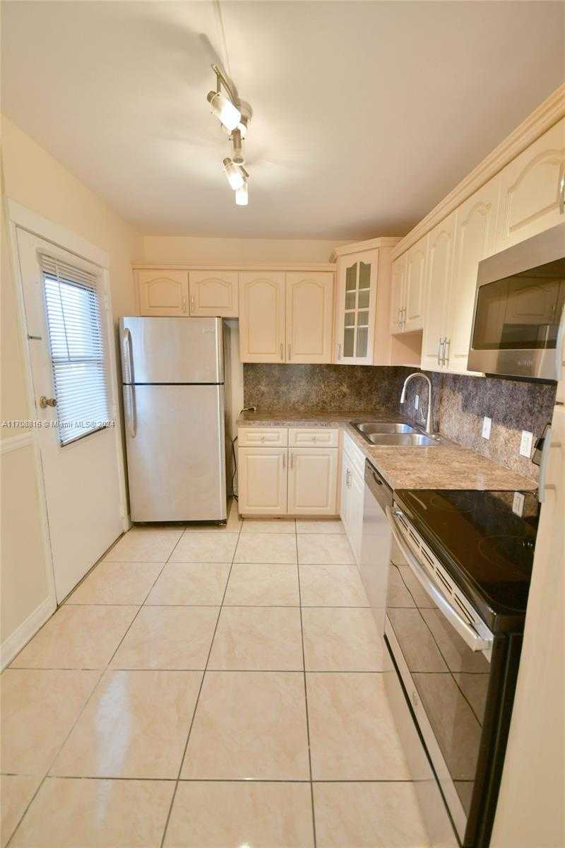 Small Image of 3475 NORTH COUNTRY CLUB DR #615, Aventura Number 11