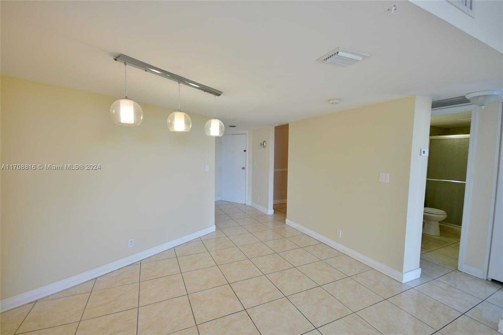 Small Image of 3475 NORTH COUNTRY CLUB DR #615, Aventura Number 14