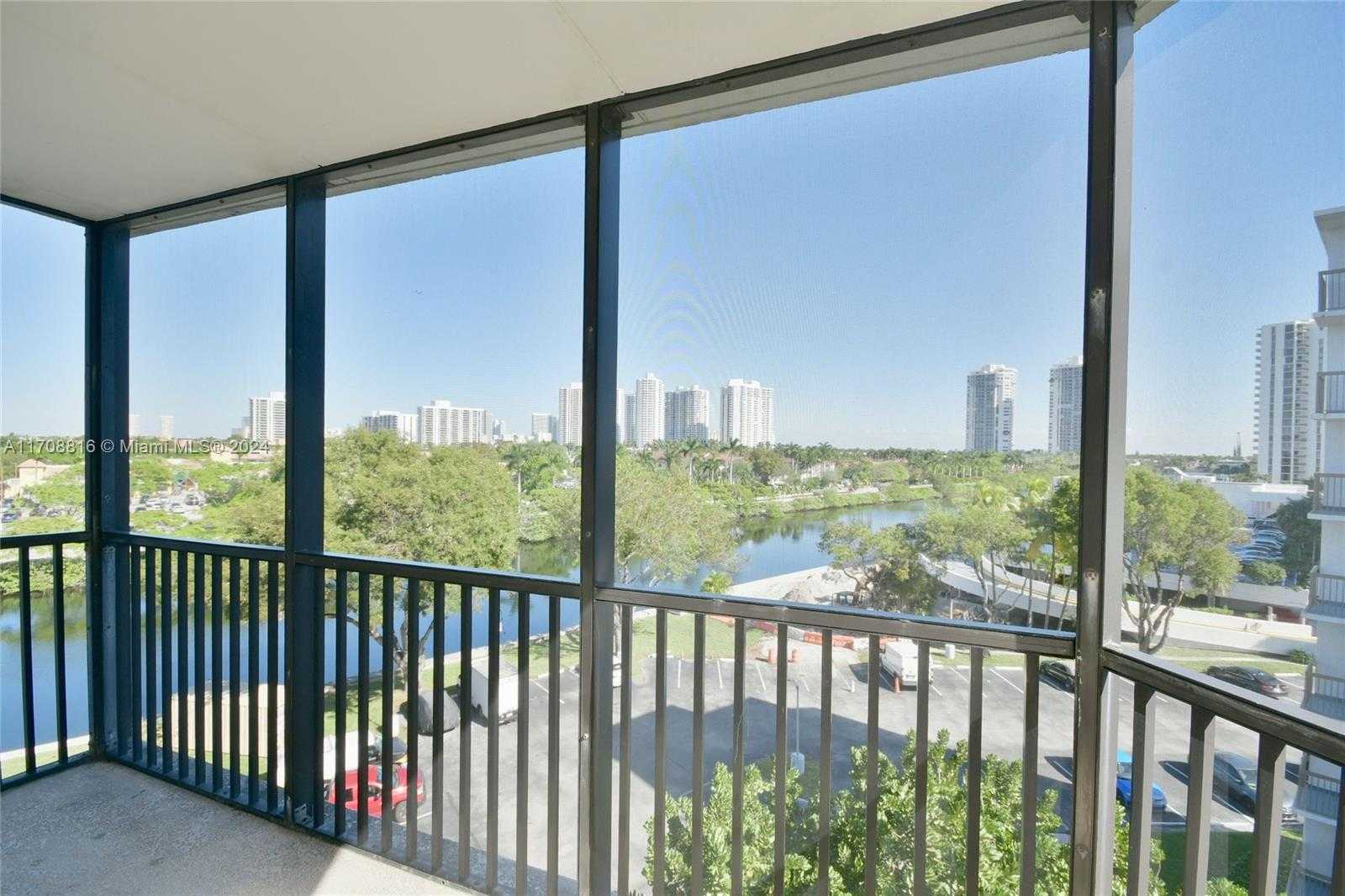 Small Image of 3475 NORTH COUNTRY CLUB DR #615, Aventura Number 16