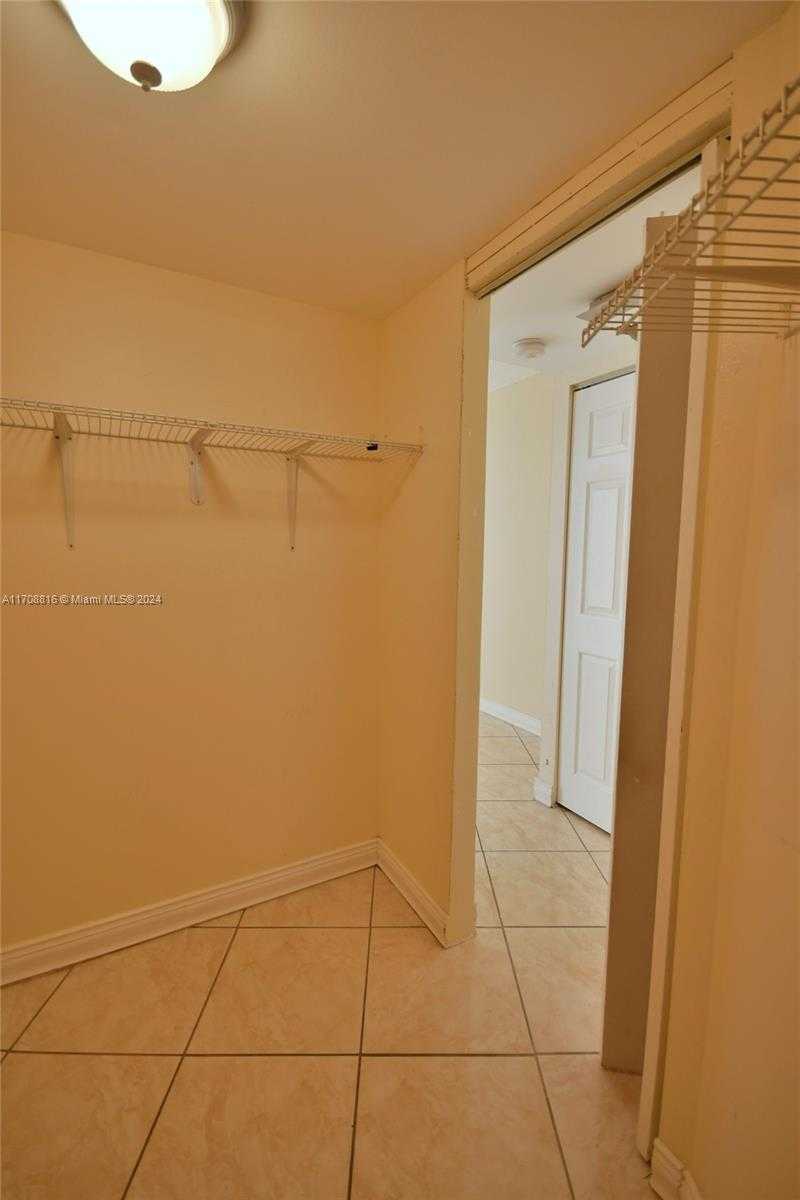 Small Image of 3475 NORTH COUNTRY CLUB DR #615, Aventura Number 25