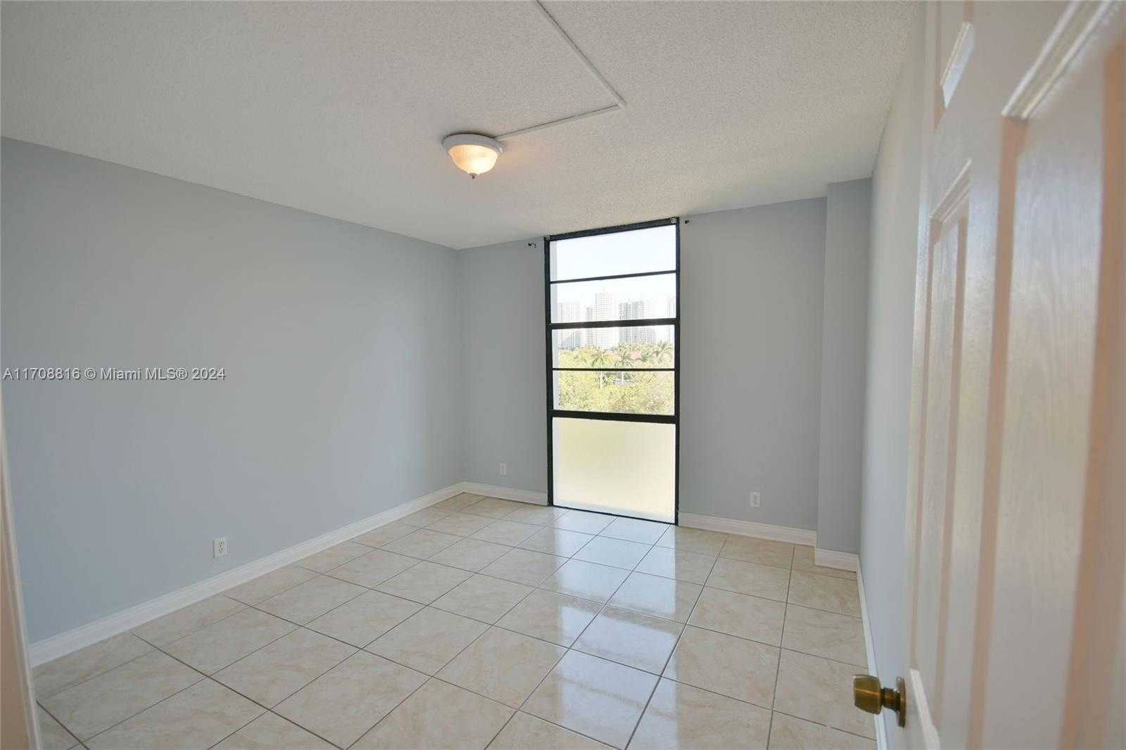 Small Image of 3475 NORTH COUNTRY CLUB DR #615, Aventura Number 27