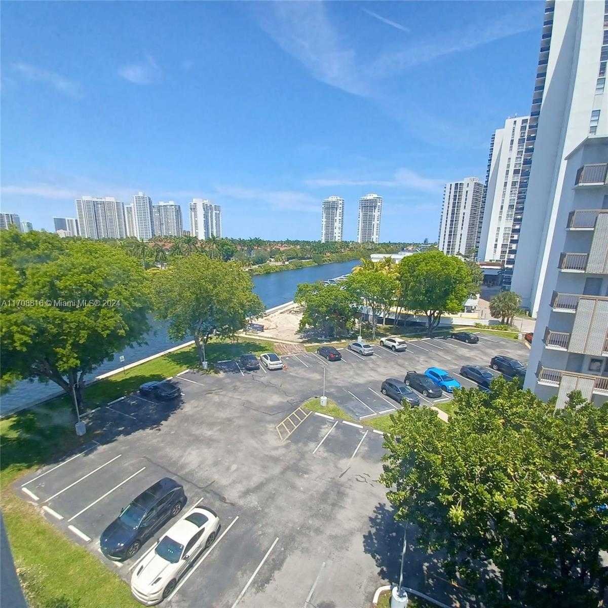 Small Image of 3475 NORTH COUNTRY CLUB DR #615, Aventura Number 36