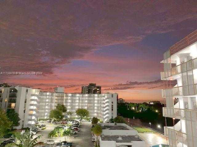 Small Image of 3475 NORTH COUNTRY CLUB DR #615, Aventura Number 39