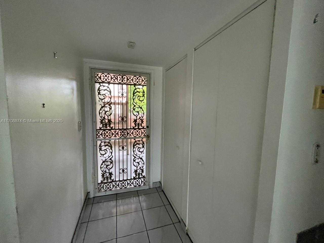 Small Image of 6800 CYPRESS RD #511, Plantation Number 21