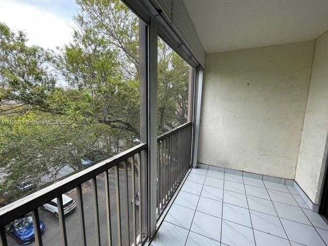 Small Image of 6800 CYPRESS RD #511, Plantation Number 25
