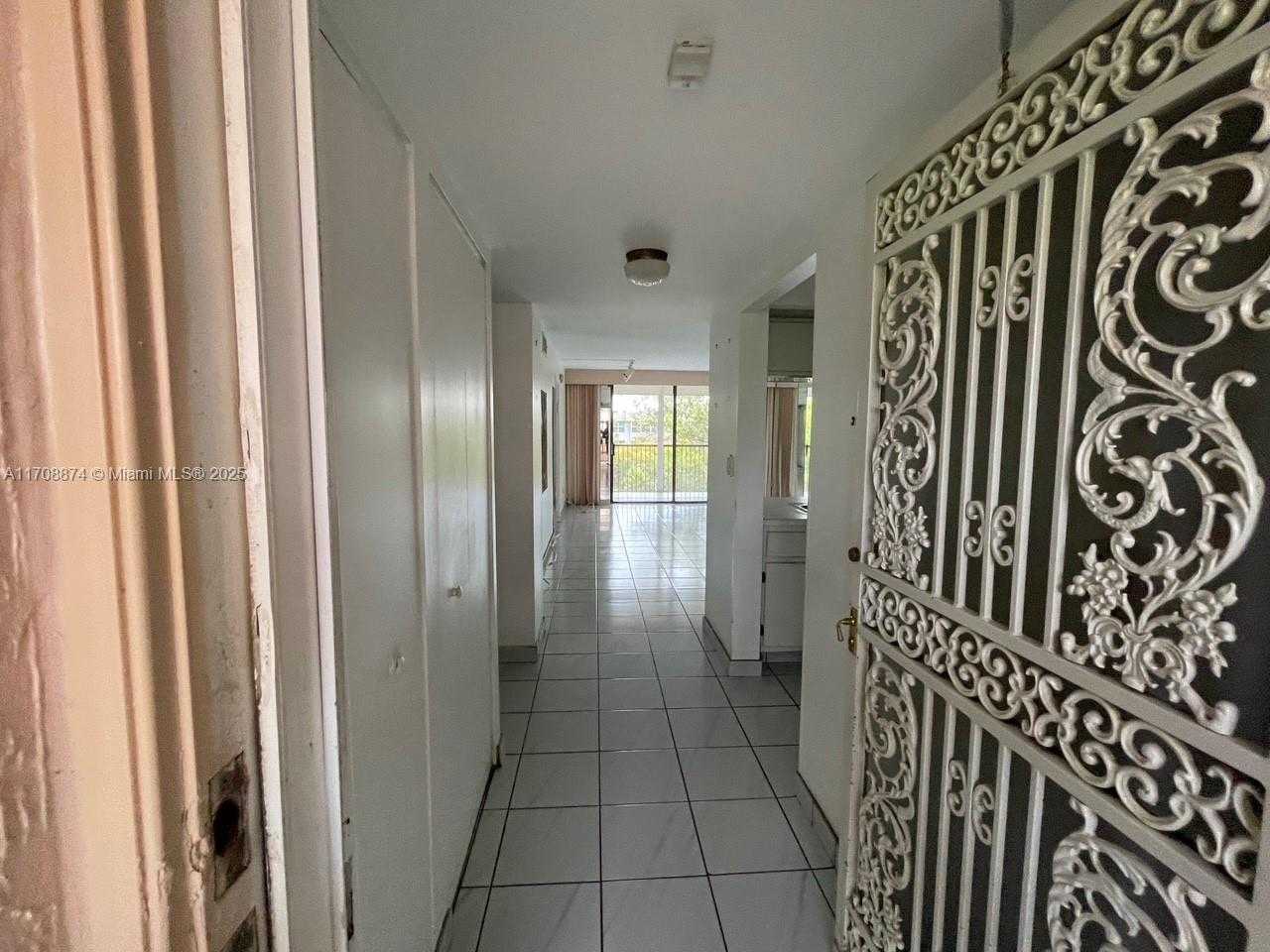 Small Image of 6800 CYPRESS RD #511, Plantation Number 3