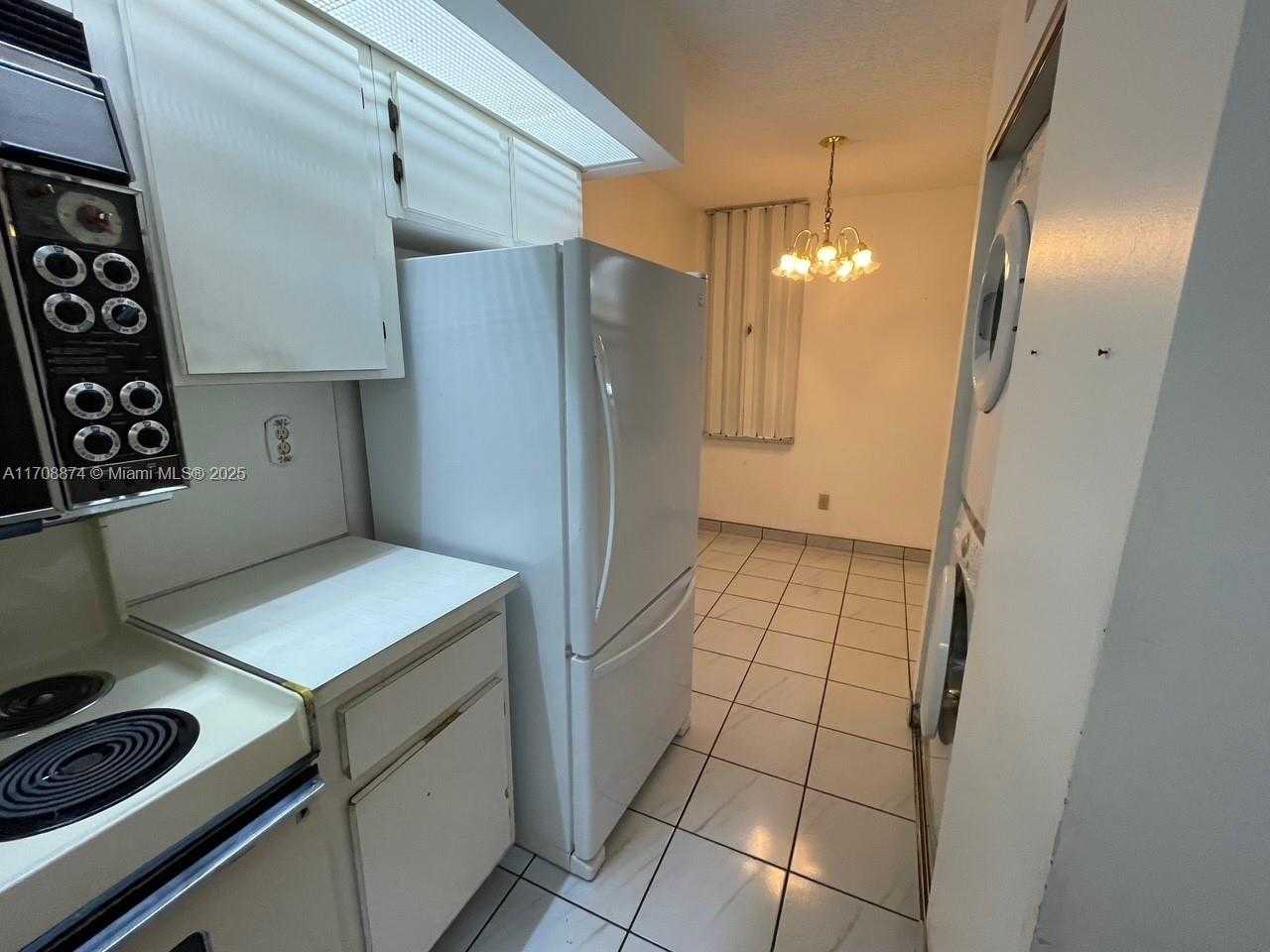 Small Image of 6800 CYPRESS RD #511, Plantation Number 6