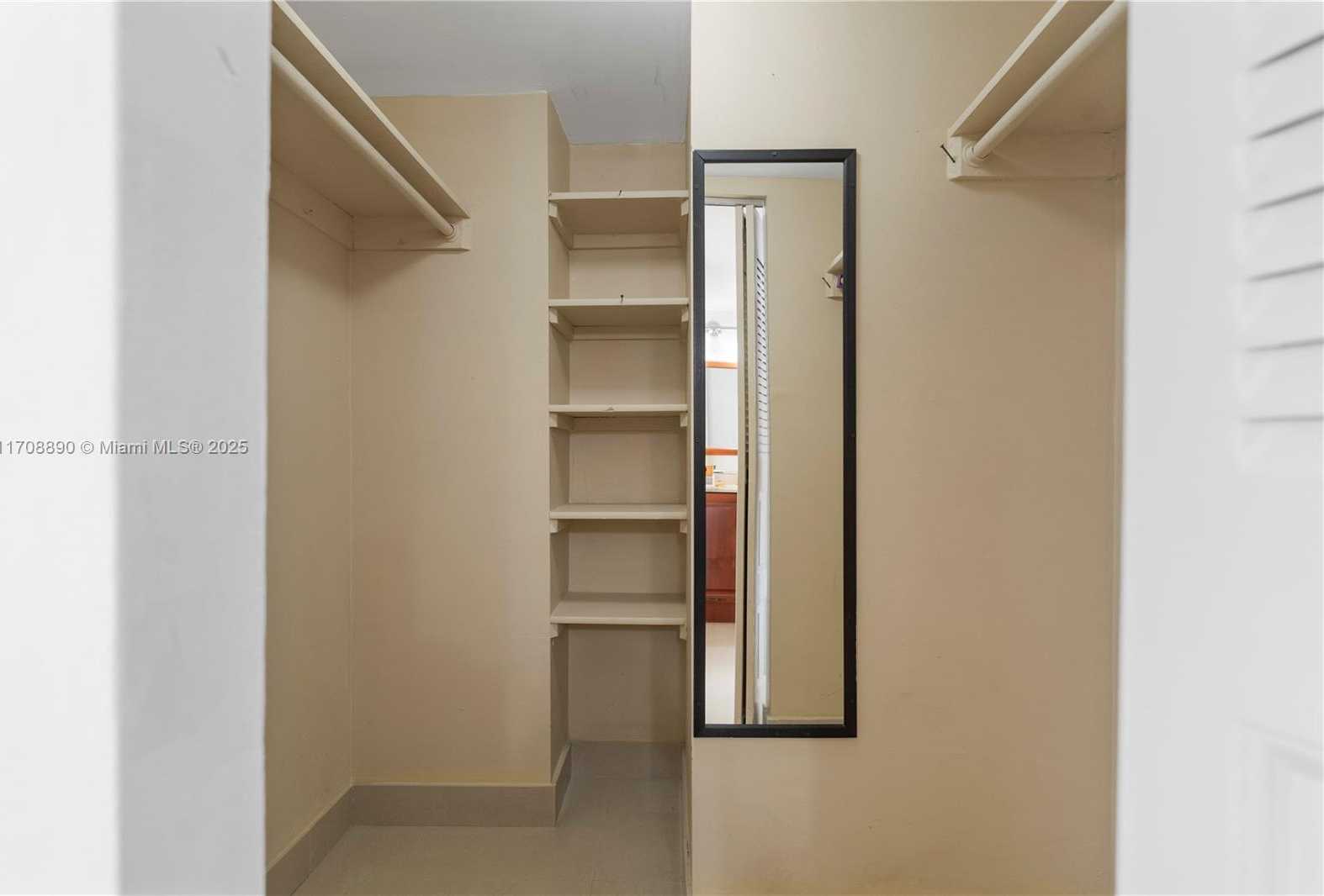 Small Image of 3675 NORTH COUNTRY CLUB DR #105, Aventura Number 14