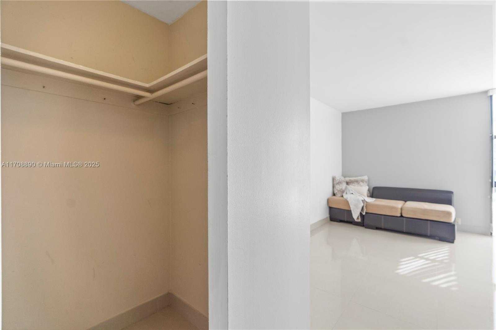 Small Image of 3675 NORTH COUNTRY CLUB DR #105, Aventura Number 16